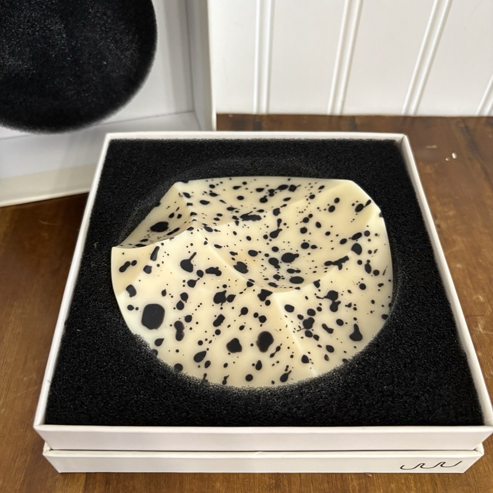 Ume Studio Erode Soap Sculpture White Grapefruit Topographic Two Tone NIB - Picture 2 of 7